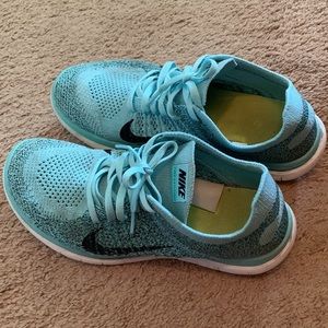 Women’s Nike blue size 8